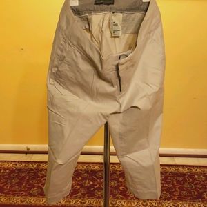 Dockers white capris